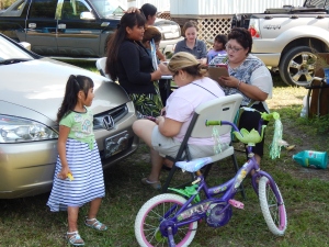 ECMSHP staff visit farmworker families in Florida to find Head Start eligible families. 